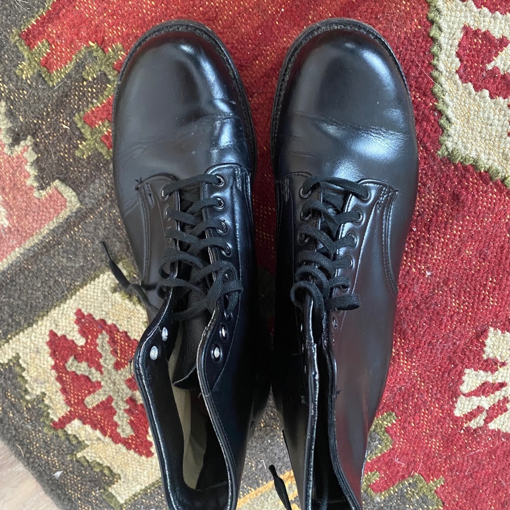 Handcrafted leather combat boot